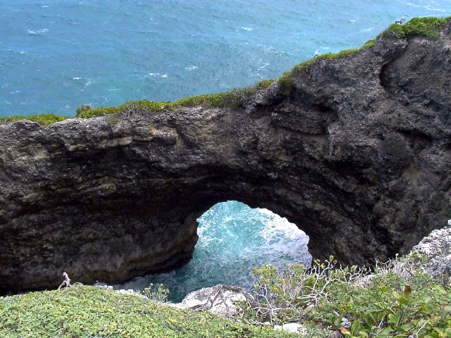 Marie-Galante : L'arche de la Gueule Grand Gouffre (avril 2002)