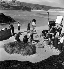 Emile Savitry : Tournage de "La Fleur de l'âge" — Belle-Île, 1947