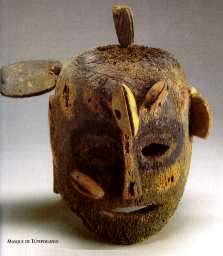 Masque de cocotier originaire de Hikueru